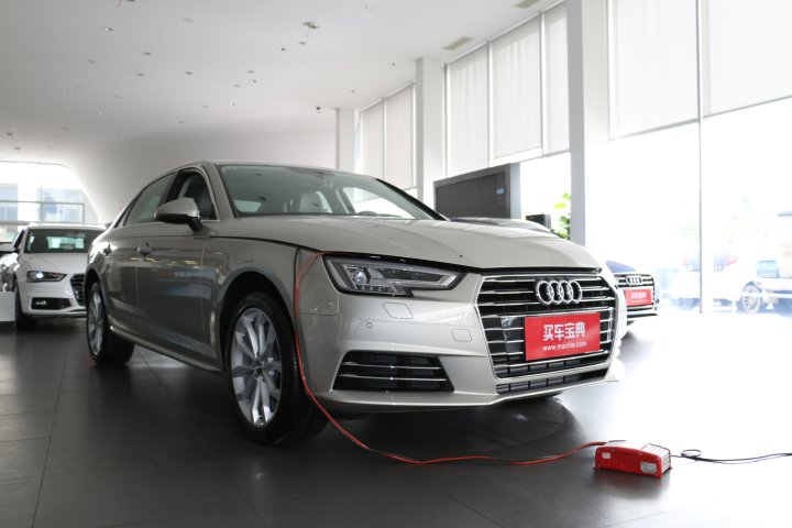 运动豪华车抉择 奥迪A4L对比奔驰C200L