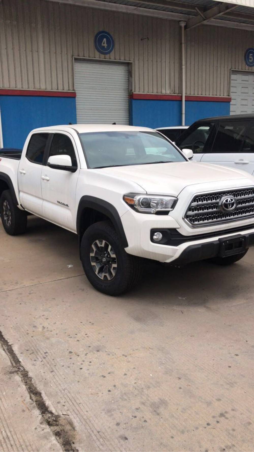 塔库玛 17款 3.5 自动 双排 trd offroad