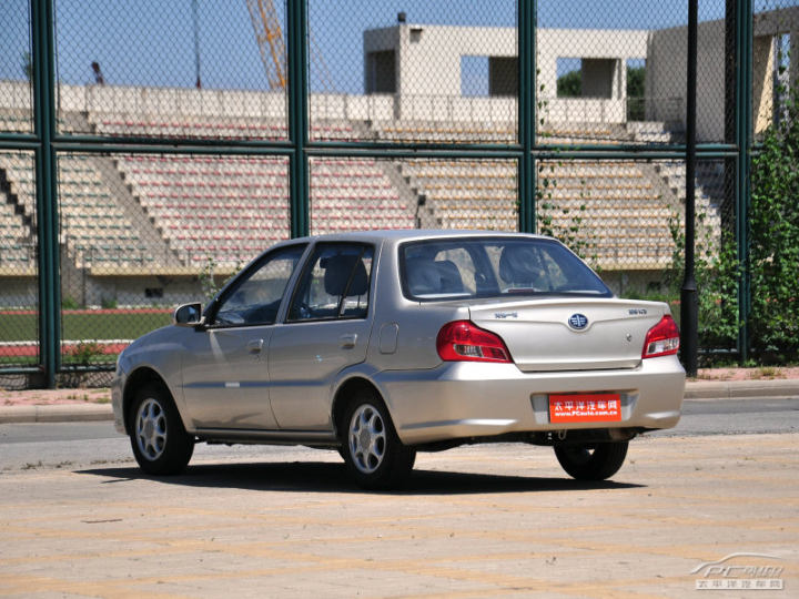 天津一汽夏利n3优惠3500元 现车销售