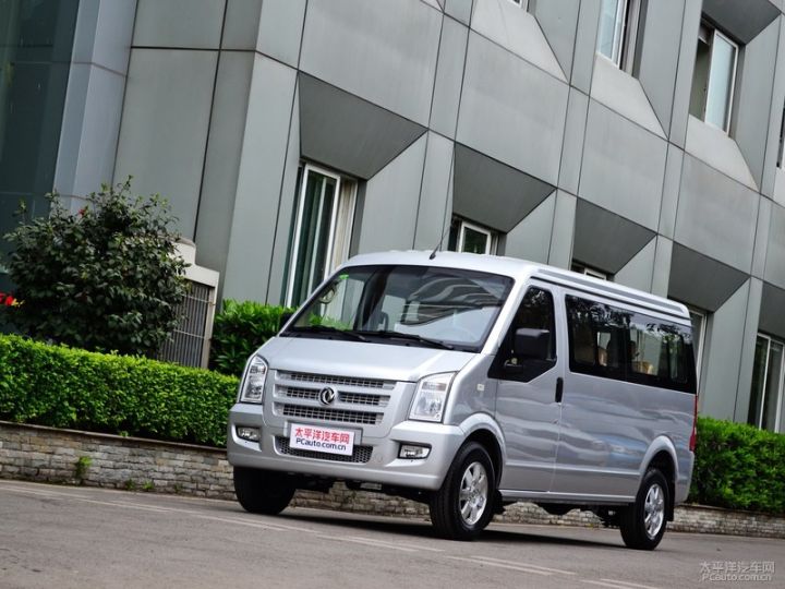 客货两用大块头 到店实拍东风小康c37