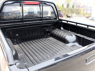 【伯爵黑2.8T两驱进取款JE493ZLQ4CA