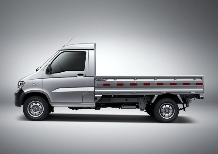 五菱之光小卡上市 售2.99万-3.29万元