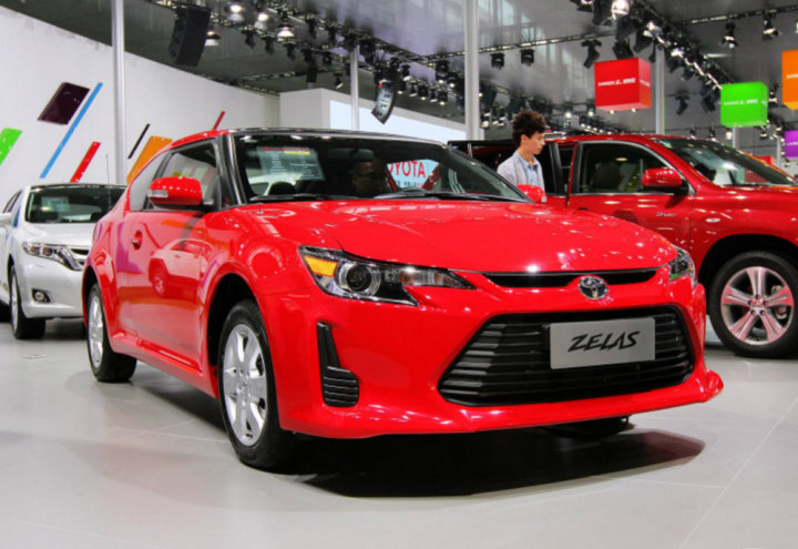 点击进入《运动不够彻底 抢先实拍丰田泽拉斯zelas》