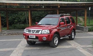 日产帕拉丁外观