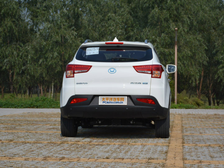 更大尺寸纯电动suv华泰xev260精英型全方位测评