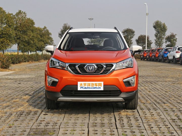 长安cs15正式上市 售价5.79-7.39万元