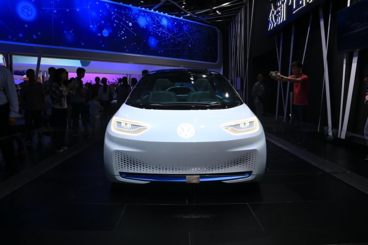 首款meb三厢轿车!一汽-大众纯电版"迈腾"曝光