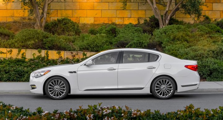 起亚全新旗舰k900 于11月20日亮相洛杉矶