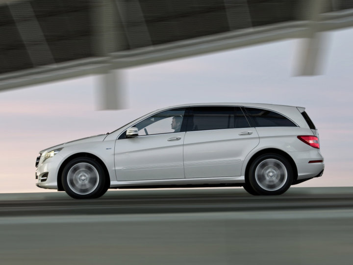 试驾奔驰r350l 4matic