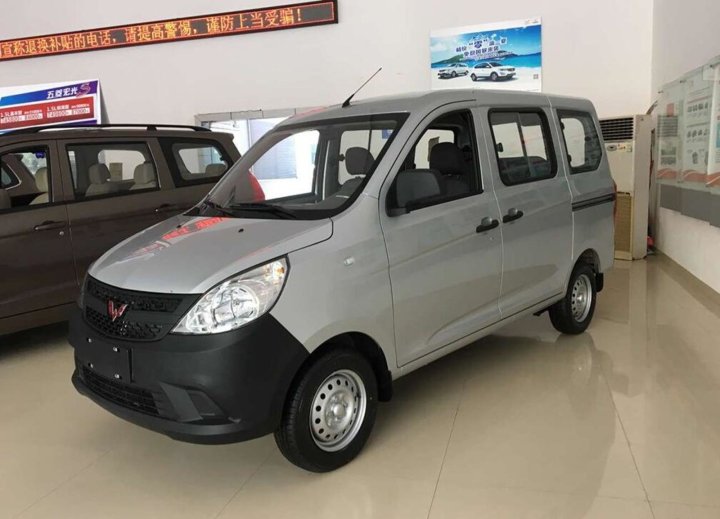 3.38万起五菱之光v正式上市销售 可预定