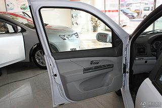 众泰Z200中控