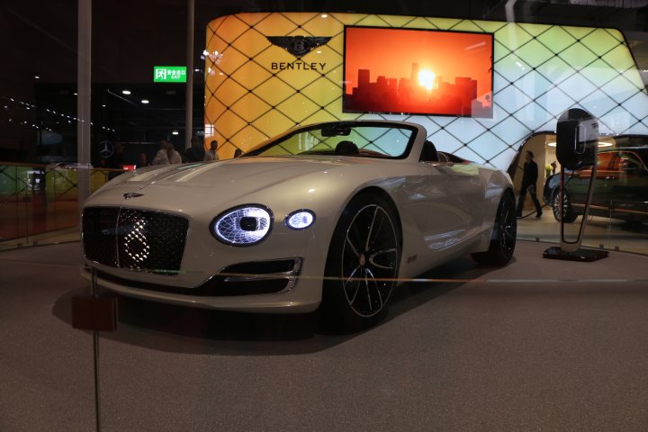 2017上海车展:宾利exp 12 speed 6e
