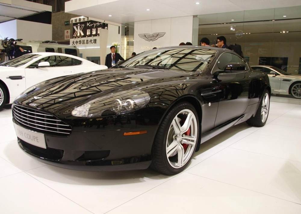 DB9 COUPE