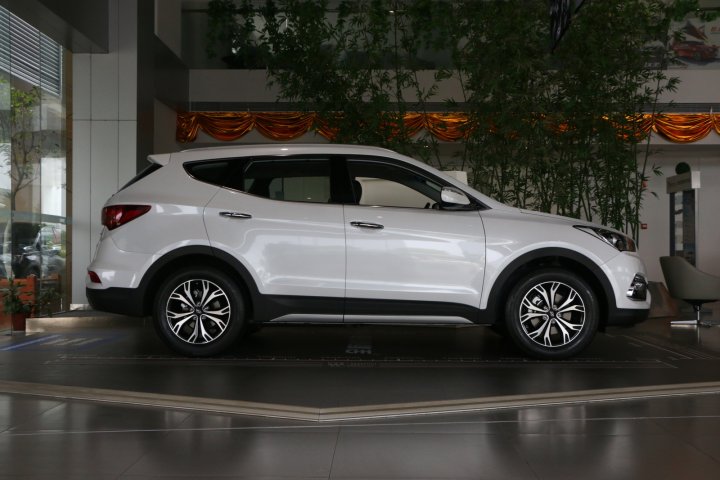 蜕变的蝶 试驾北京现代 全新胜达