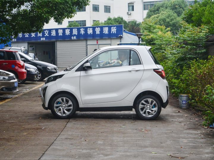 博采各家之所长 众泰芝麻e30电动车试驾
