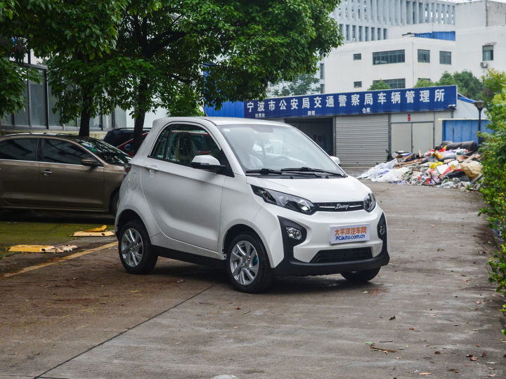 博采各家之所长众泰芝麻e30电动车试驾