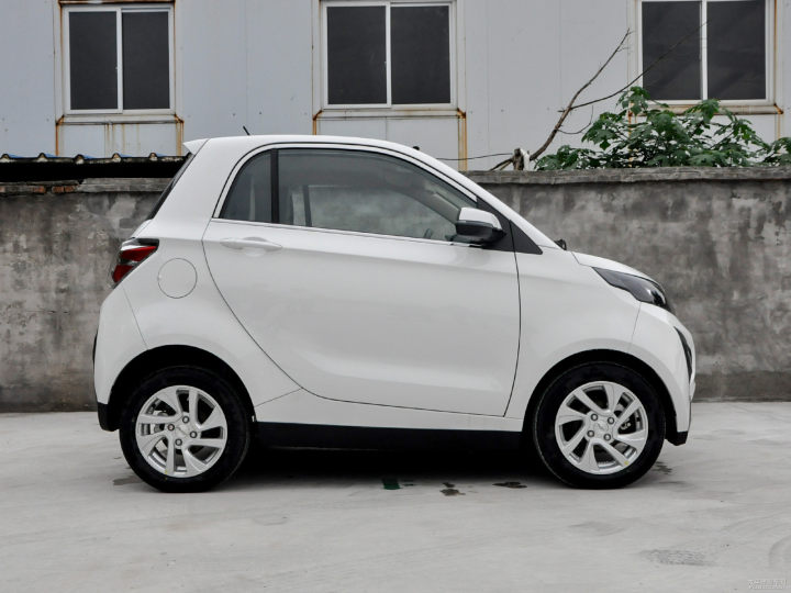 博采各家之所长 众泰芝麻e30电动车试驾