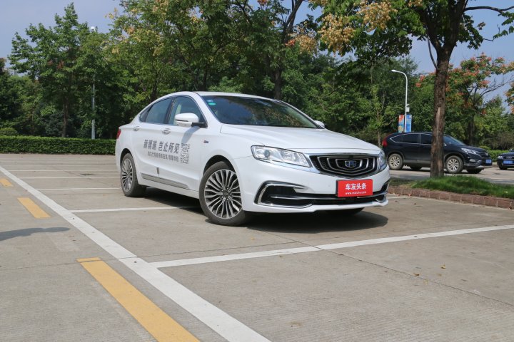 中国品牌新力量 实拍全新吉利博瑞gc9
