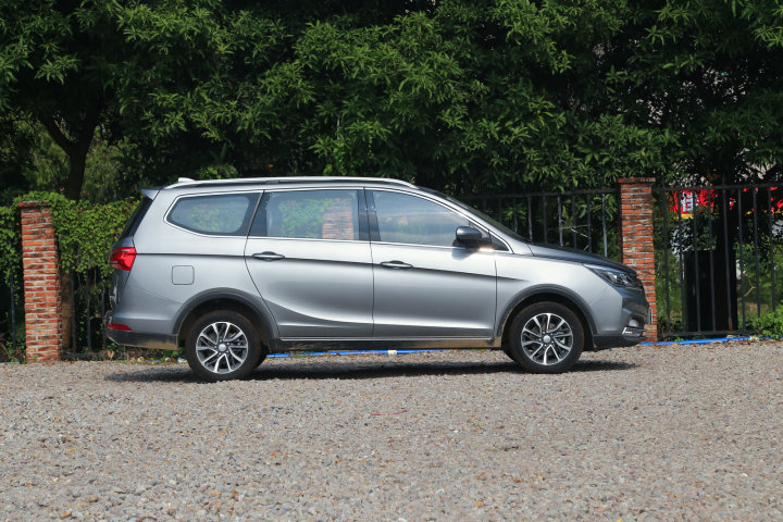 标配四气囊 宝骏730承诺五星级安全