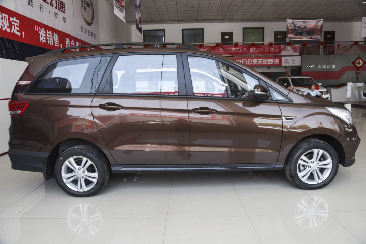 北汽幻速h3预售价低于7万 7座和8座版本可选