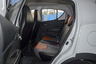 【雪山白EC220 经典版EC系列座椅汽车图片_