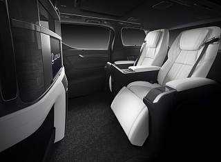 雷克萨斯LM座椅