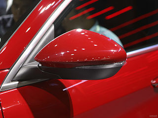 【阿尔法·罗密欧Stelvio图片】-阿尔法红-