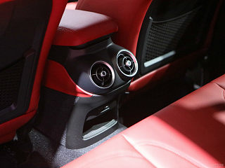 【阿尔法·罗密欧Stelvio图片】-阿尔法红-