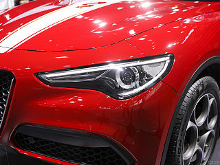 【阿尔法·罗密欧Stelvio图片】-阿尔法红-