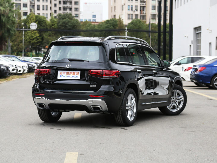 "帮您看车" 奔驰c优惠8万 新款glb suv优惠1.5万