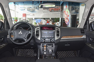 帕杰罗(进口)中控