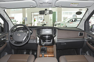 1.8T 手动豪华型
