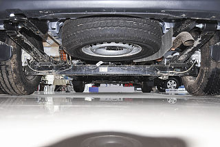 2.0T柴油多功能商用车中轴低顶双开尾门国VI