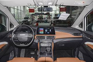 PLUS 1.5T 自动智享全配版