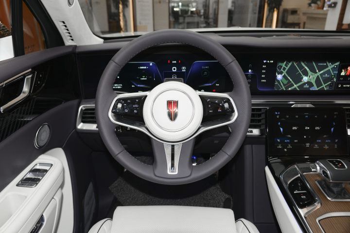 级别:全尺寸suv车身结构:suv厂商:红旗车款详情红旗hq9红旗ls7红旗hs7