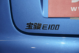 宝骏E100