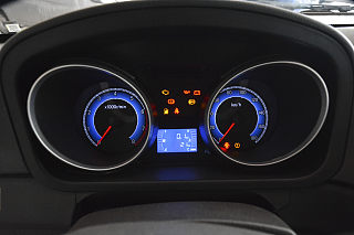 2.0L标准型平顶背掀门6座LJ481Q6