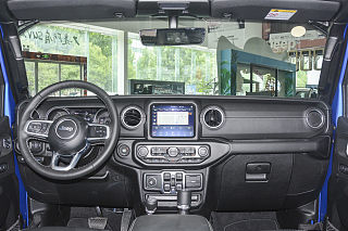 四门 2.0T 4xe 撒哈拉先行版