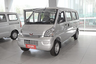 五菱荣光外观