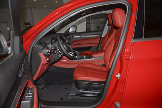 Stelvio斯坦维座椅