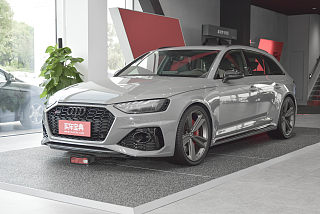 奥迪RS 4 2022款 RS4 Avant 黑曜版