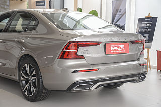 【海岩灰沃尔沃s60细节汽车图片_高清大图】 - 买车网