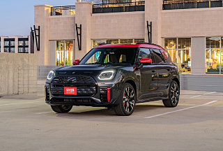 MINI JCW COUNTRYMAN