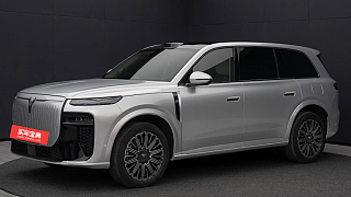 岚图泰山X8